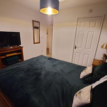 Lovely Rooms In A Quiet Place Of Woking Esterno foto